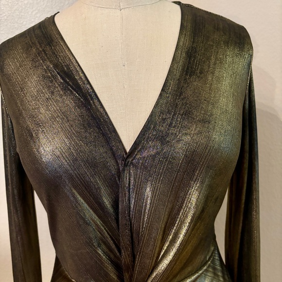 BOLD Elements Metallic Blouse - Picture 5 of 5